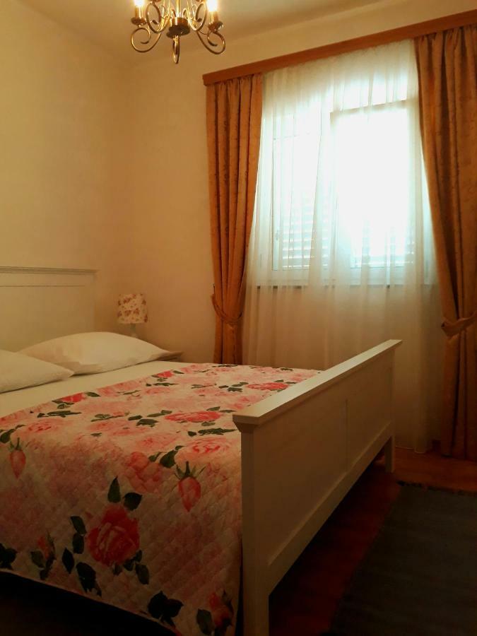 Apartments Vrisak Брист Экстерьер фото