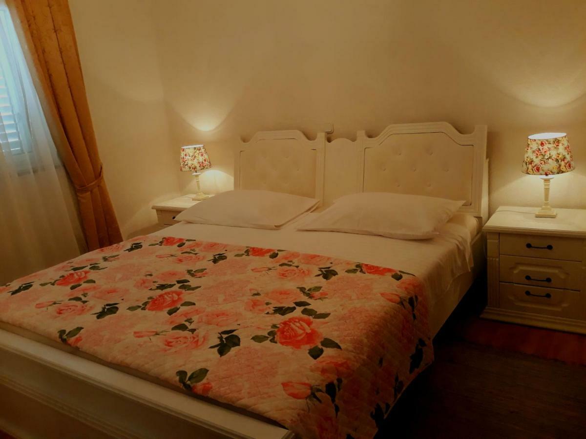 Apartments Vrisak Брист Экстерьер фото