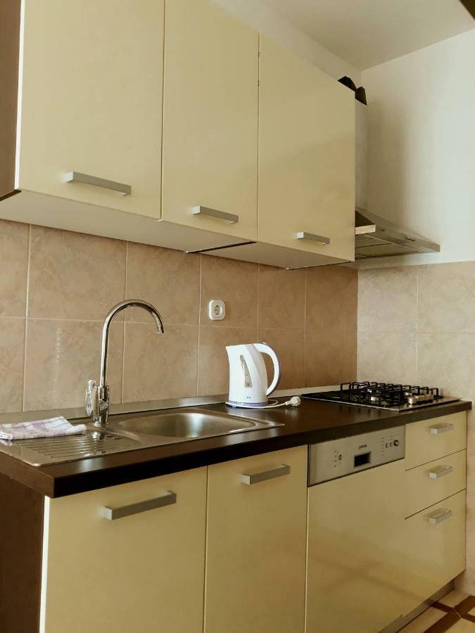 Apartments Vrisak Брист Экстерьер фото
